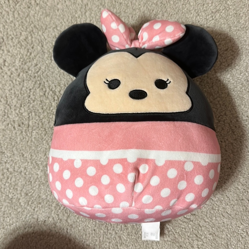 Squishmallow disney exclusive minnie mouse